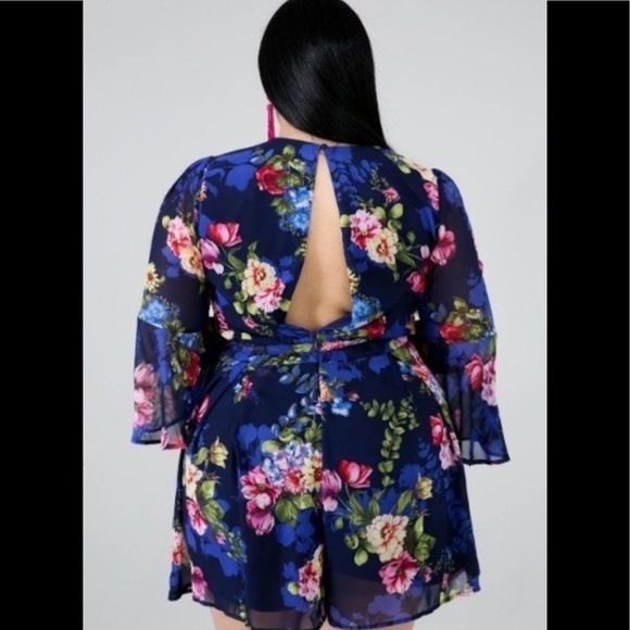 ♥️PLUS SIZE♥️ Gorgeous Floral Print Romper - Picture 3 of 6